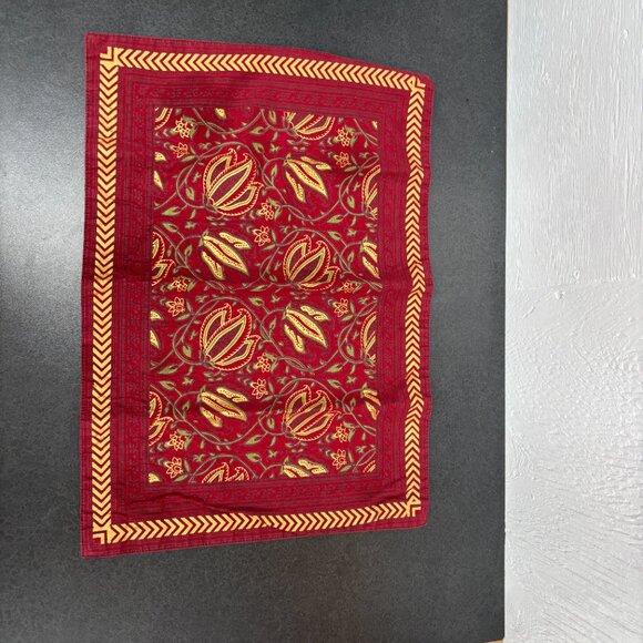 Organic Cotton Placemats – Deep Red with Gold Chevron Border & Artisan Set of 6 - Picture 4 of 9